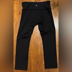 Black Lululemon Leggings Women’s Size 4 23” Cropped